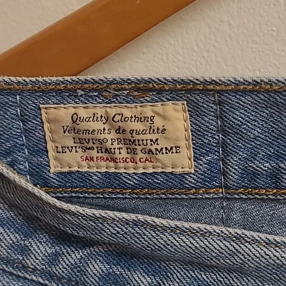 Levi's Ribcage High Rise Denim Shorts - Picture 4 of 4